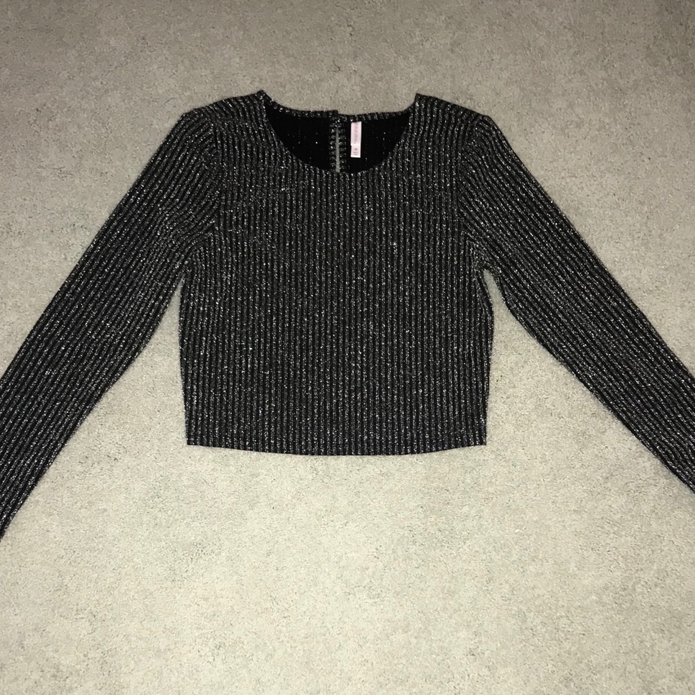 Sparkly silver & black long sleeve!